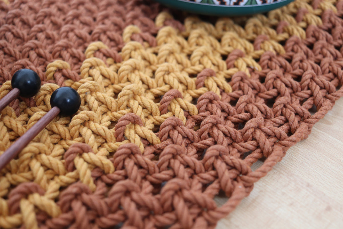 Percussion rug/mat for tongue drums and small drums