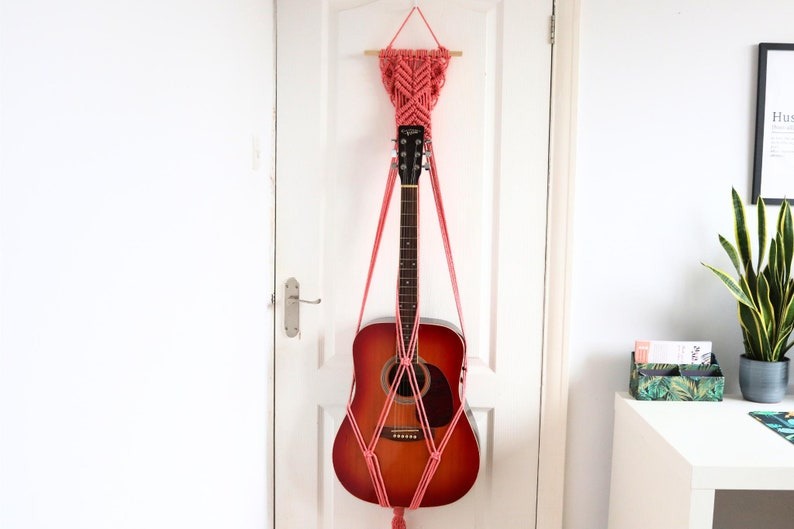 guitar wall mount in pink