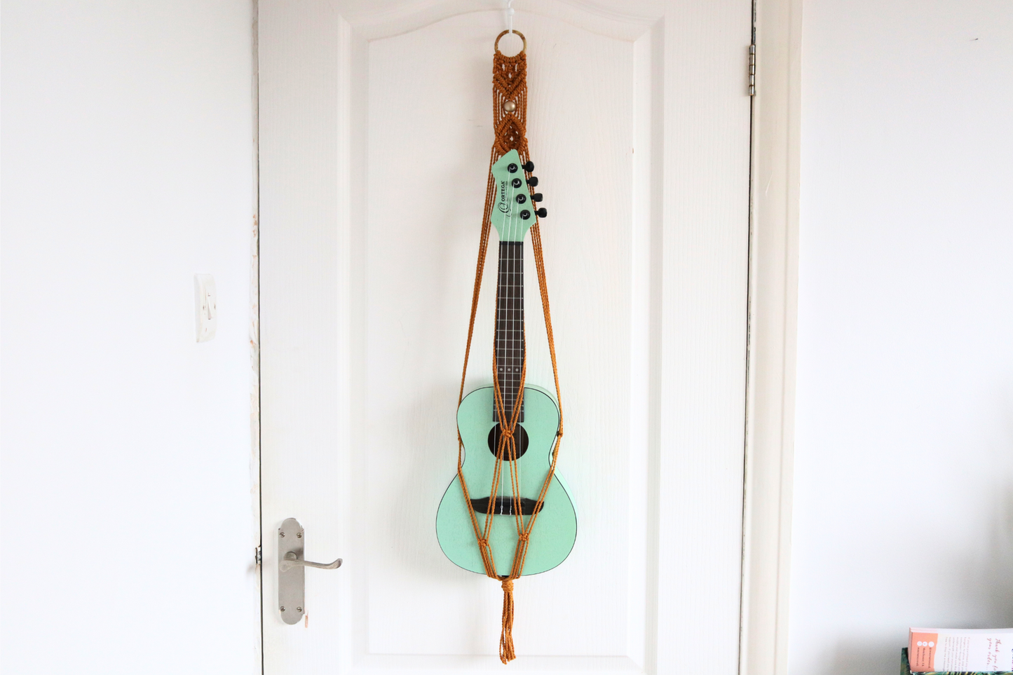 ukulele_wall_mount_mustard