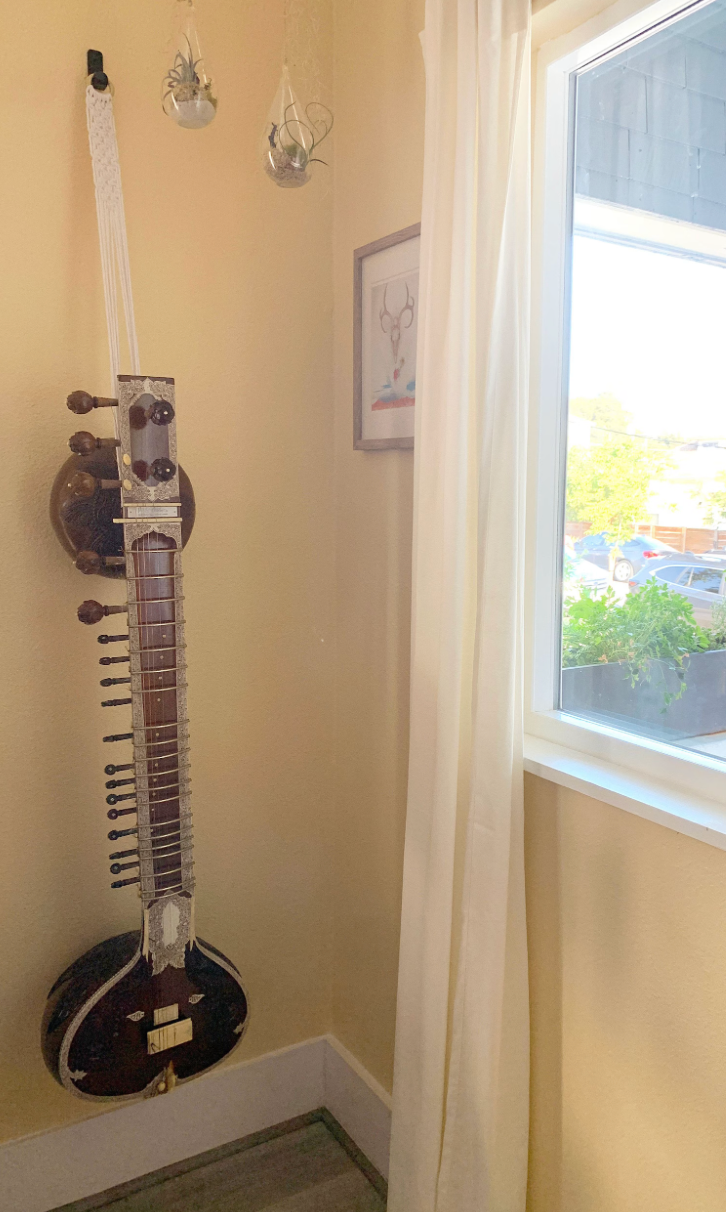 sitar stand