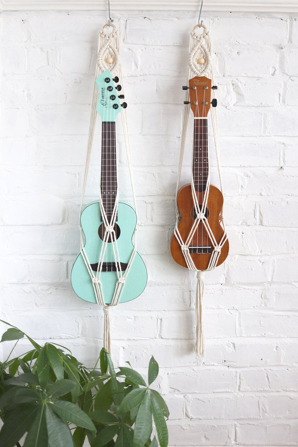 ukulele wall mount