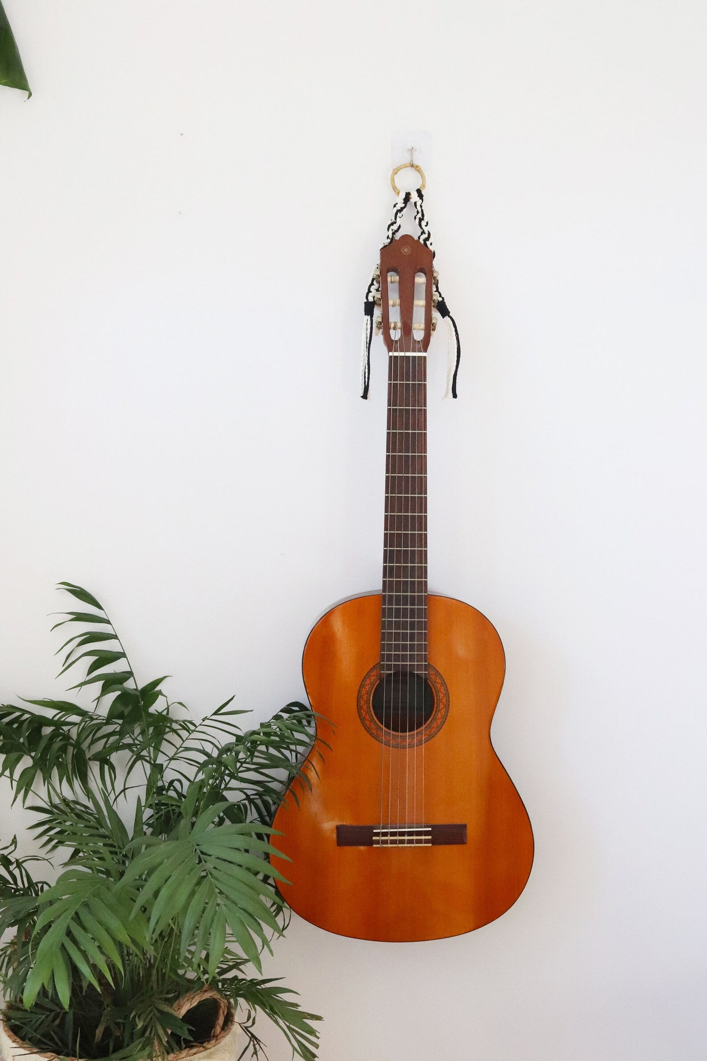 ukulele mount 
