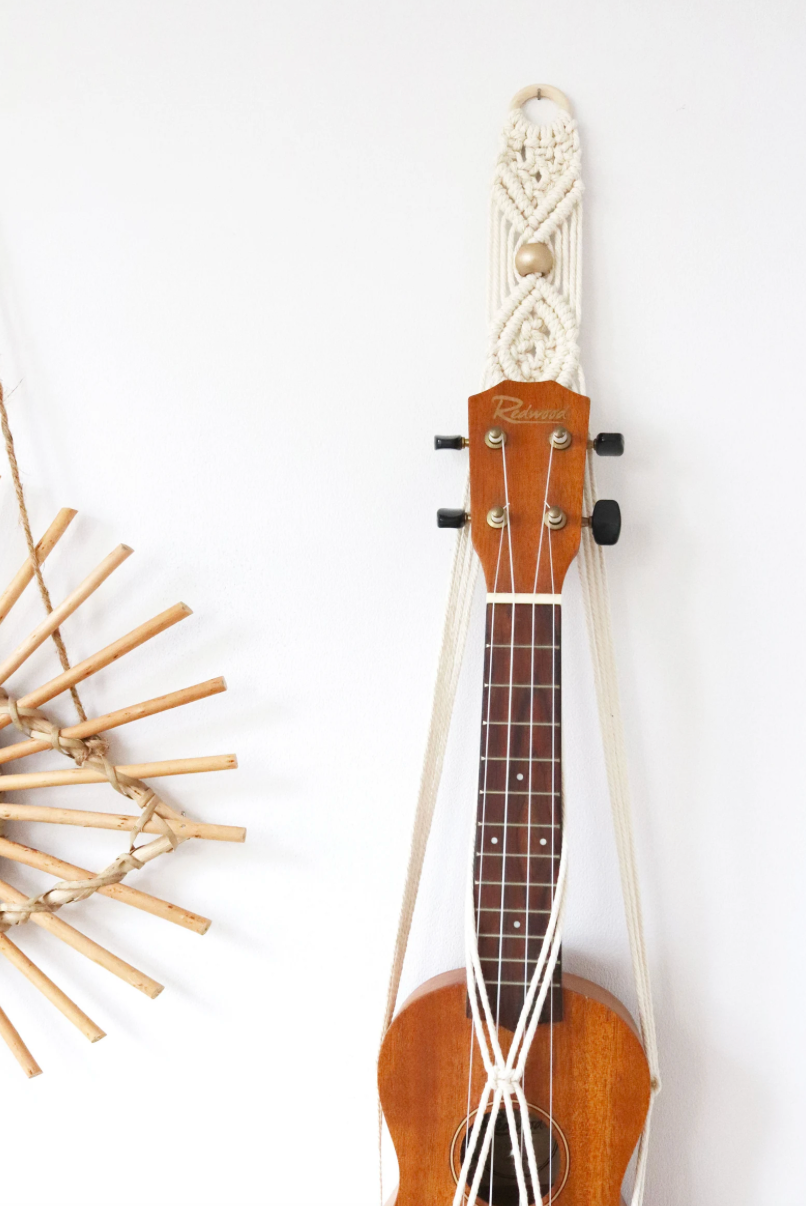 ukulele mount